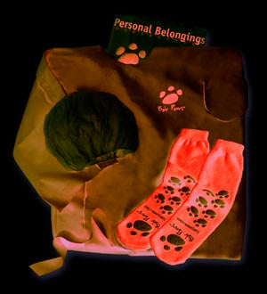 WARMING GOWN KIT, INCLUDES: STANDARD 51"L GOWN, BOOTIES, BONNET, PERSONAL BELONGINGS BAG & SHOE BAG, 30 KIT/CS, SOLD AS CASE SOLVENTUM 1