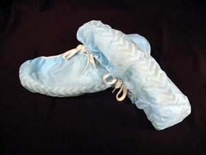 Dukal Shoe Covers. Shoe Covers, Non-Skid, Blue, 100/Bx, 3 Bx/Cs (60 Cs/Plt) (Temporarily Unavailable For Sale With Item